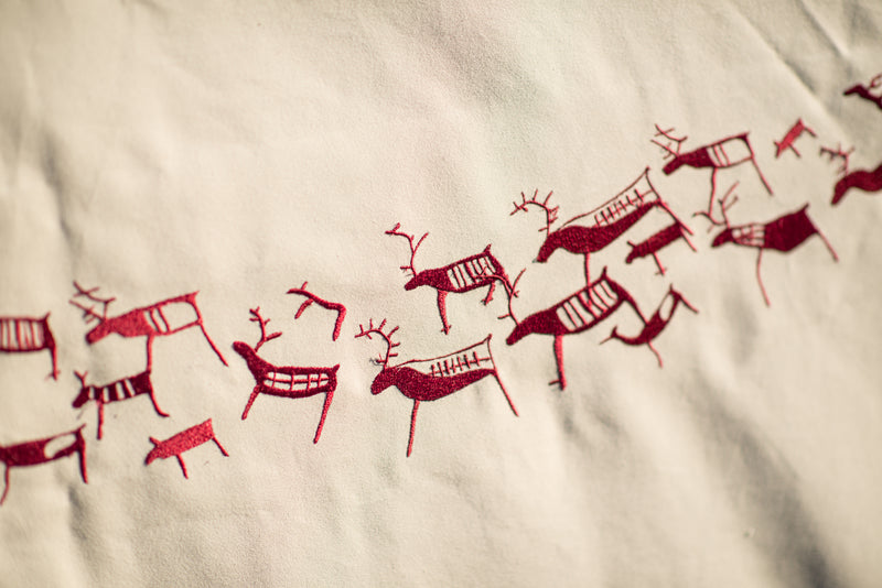 Last inn bildet i gallerivisningen, Brodering - logo
